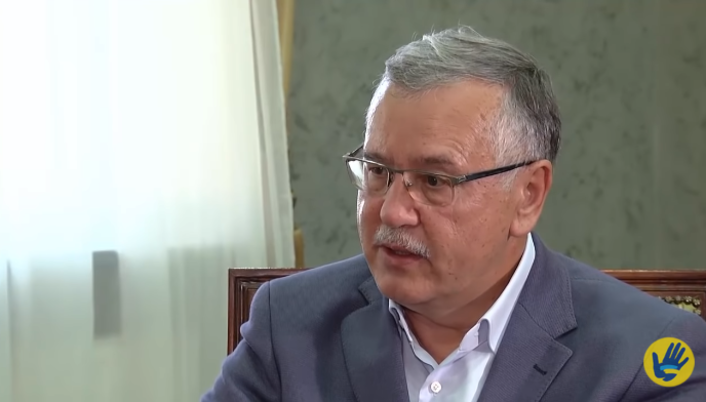 Гриценко рассказал о работавших на Россию министрах обороны Украины