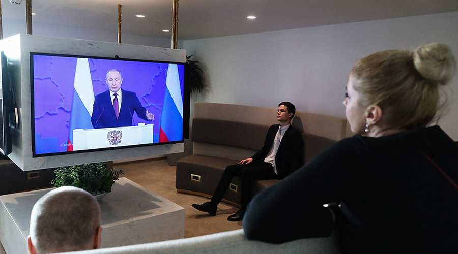 Путин объяснил показ ракет во время послания желанием успокоить россиян