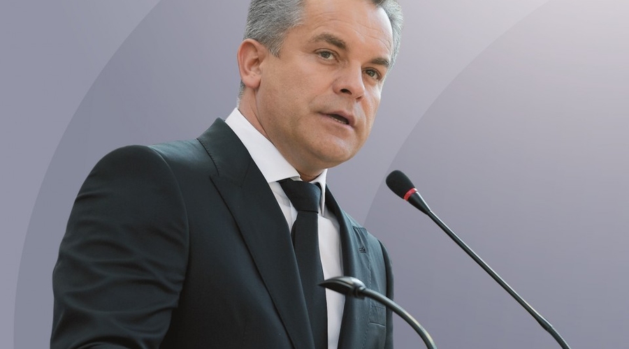 Влад Плахотнюк сложил мандат депутата парламента