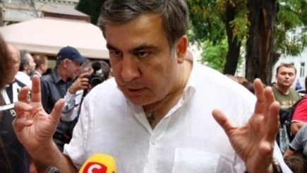 Саакашвили одним махом уволил 20 чиновников и разогнал два подразделения ОГА