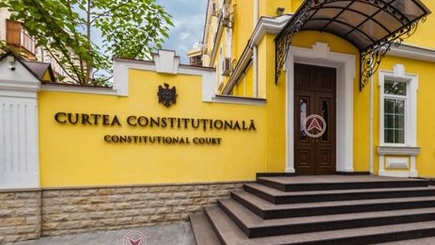 Коммунисты снова пытаются напомнить о себе