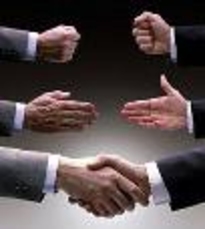 Лучше быть десятым у корыта, чем первым вне власти?