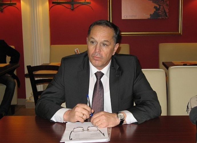 Михаил  Формузал:  «Необходим  приход  к  власти  в  Молдове   новых политических сил…»