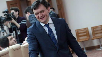 Вотум недоверия Речану отклонён парламентом