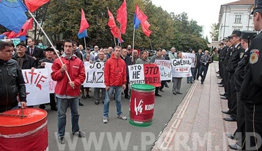 Cine a trădat acum un an revoluţia?