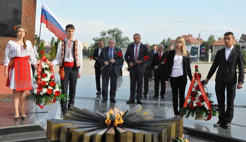 Российские депутаты и председатель ПСРМ посетили мемориальный комплеск «Вечность»