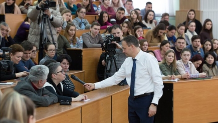 Андриан Канду: 