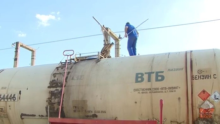 Украина развернула поезд с топливом для Приднестровья