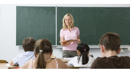 С 1 сентября зарплаты педагогов увеличат на 8,6%