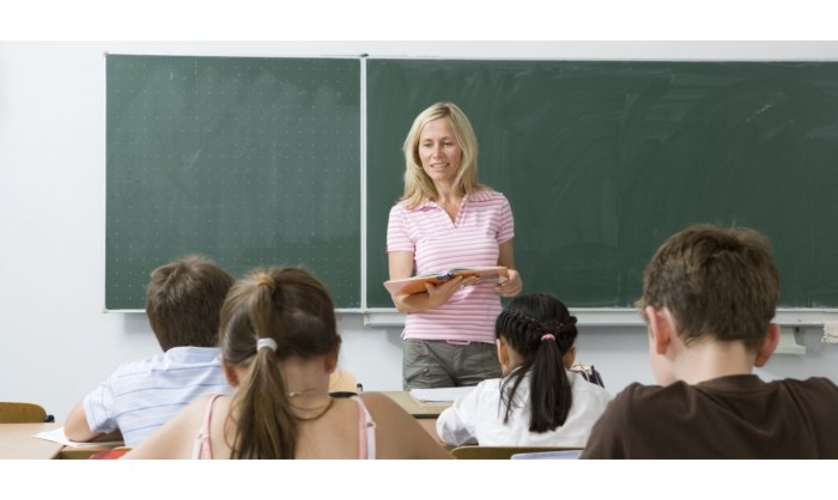 С 1 сентября зарплаты педагогов увеличат на 8,6%