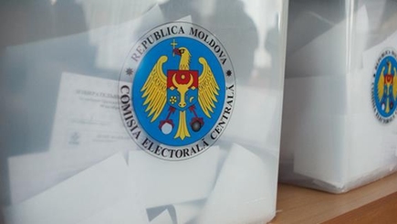 Опрос: более половины избирателей Молдовы не знают за кого голосовать на президентских выборах