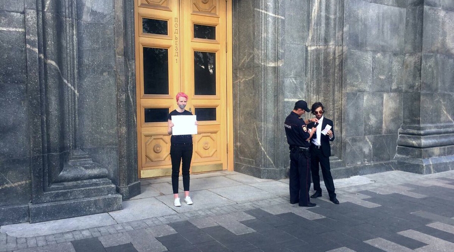 За что задерживают граждан в России