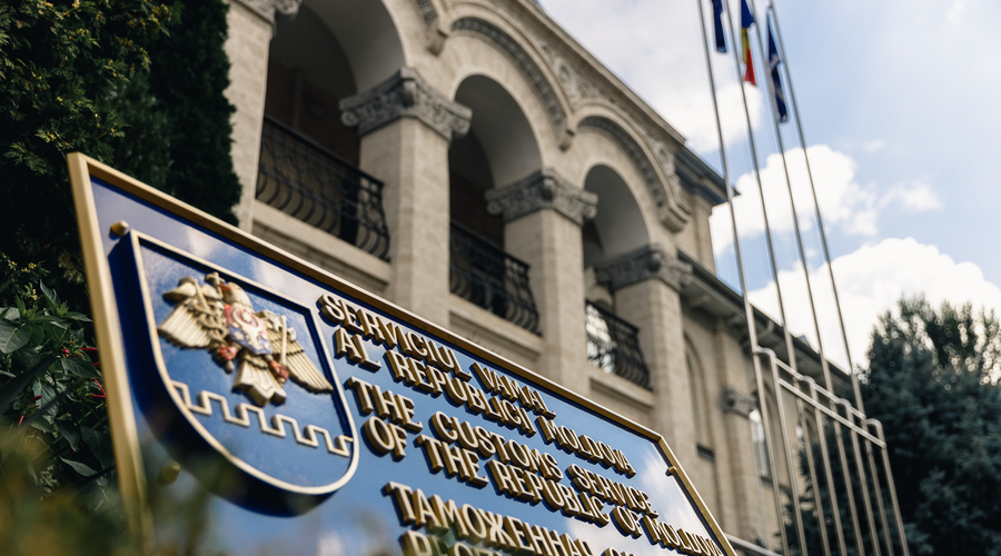 В октябре резко выросли таможенные сборы