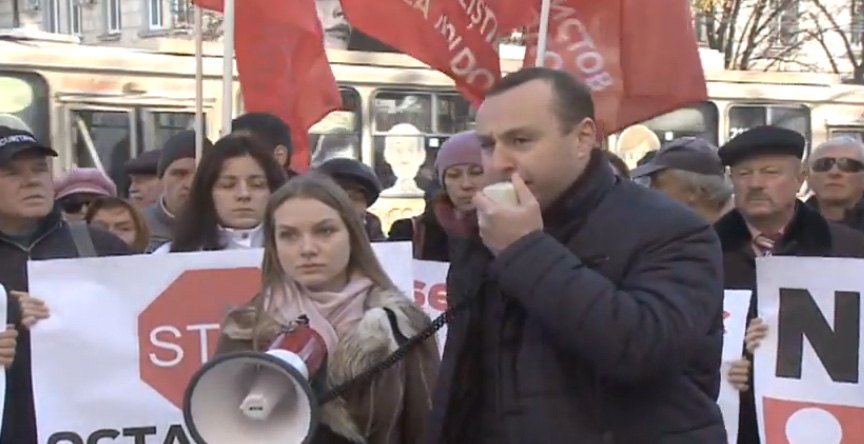 Скандал в ПСРМ // «Молодая гвардия» обвиняет Батрынчу в краже денег, выделенных на манифестации