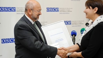 Генеральный секретарь ОБСЕ передал пожертвования благотворительным организациям в Молдове
