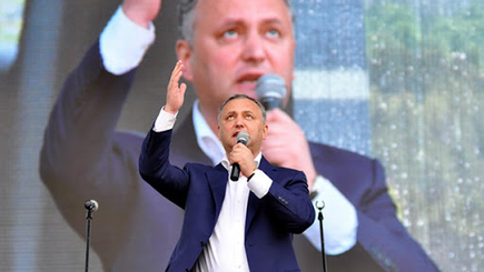 Игорь Додон хочет для себя больше охраны