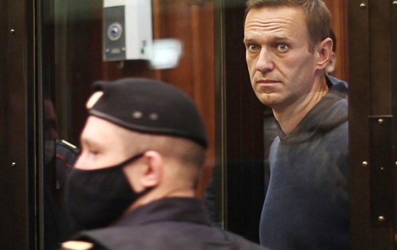 Суд отправил Навального в колонию. Главное