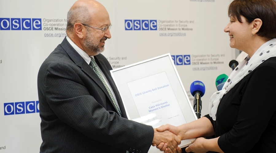 Генеральный секретарь ОБСЕ передал пожертвования благотворительным организациям в Молдове