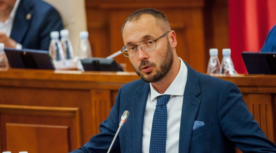 «Кто-то сильно играет с огнем». Литвиненко уверен, что режим ЧС введут, чтобы не распускать парламент