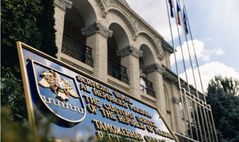 Таможенники отказываются от взяток.