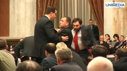 Новая драка в парламенте