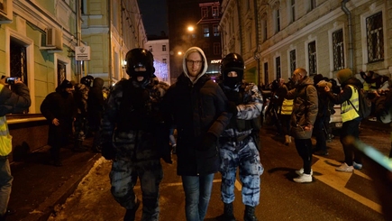 В Москве в день суда над Навальным задержали более тысячи человек