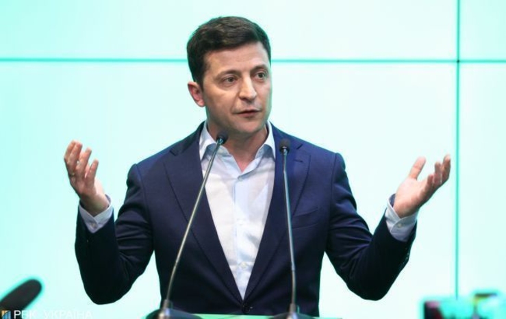 Тонкая красная линия: зачем Зеленскому 