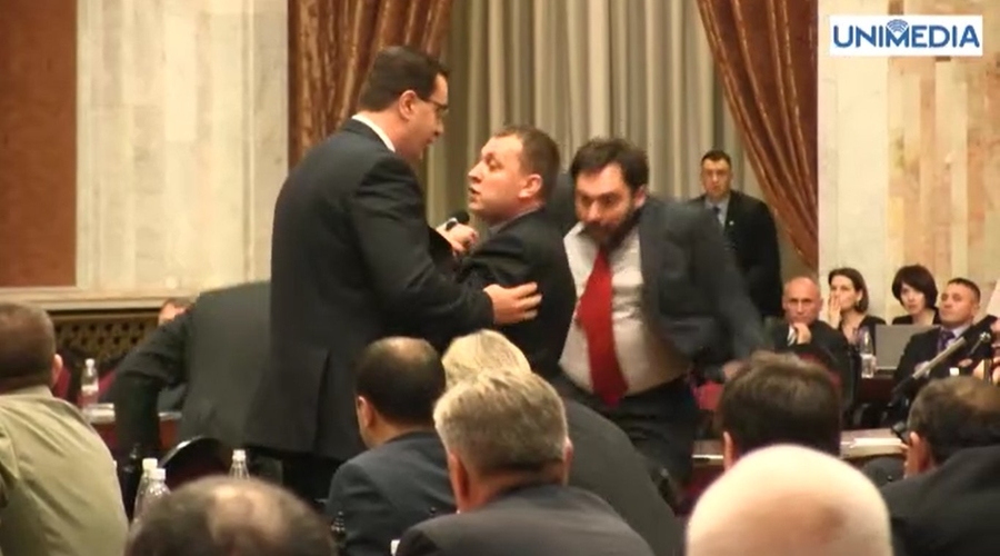 Новая драка в парламенте