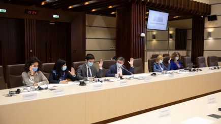 Завтра парламентарии продолжат работу