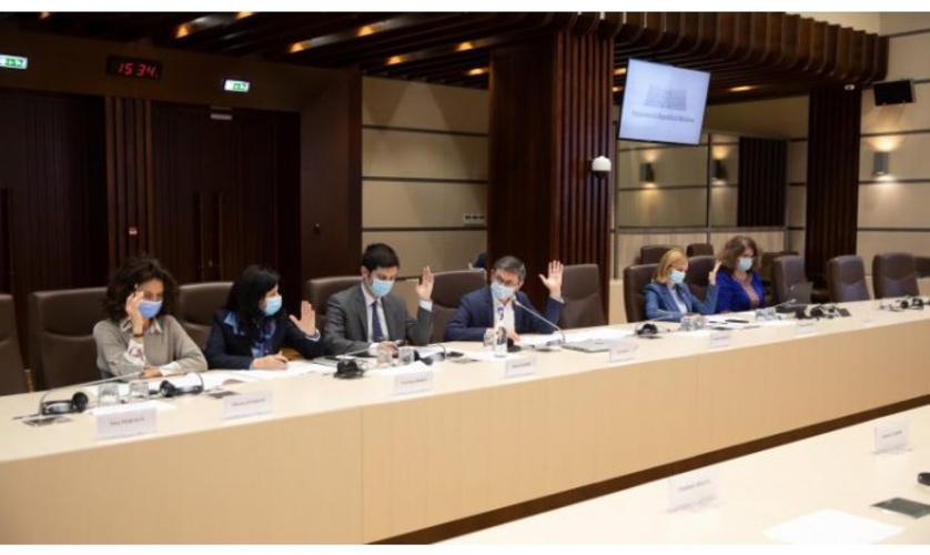 Завтра парламентарии продолжат работу