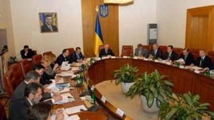 Азаров выгнал депутата из Кабмина