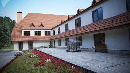 Депутаты ДПМ предложили сделать из резиденции президента в Кондрице санаторий для пожилых людей