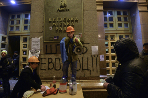 Милиция готова штурмовать киевскую администрацию