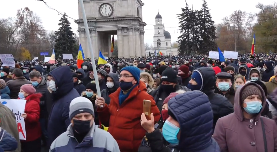 Народный протест на Площади Великого Национального Собрания (LIVE)