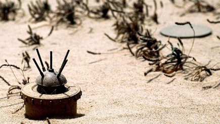 Мины, заложенные Ворониным и Додоном, начинают взрываться