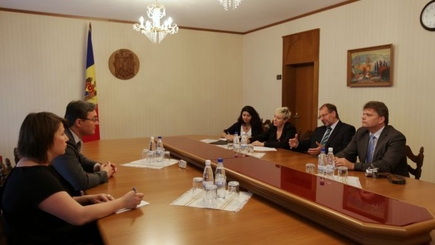 Корман встретился с представителями фoнда им. Ханса Зaйделя