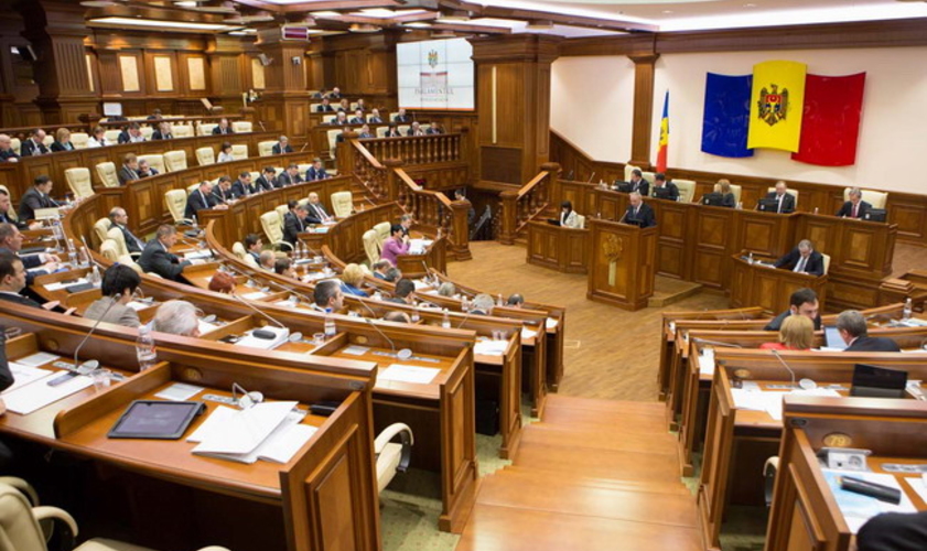 Депутаты обсуждают ратификацию Соглашения об ассоциации с ЕС. Историческое заседание парламента