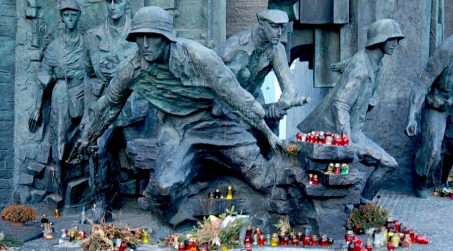 Виновата ли Красная Армия в поражении Варшавского восстания 1 августа 1944 года?