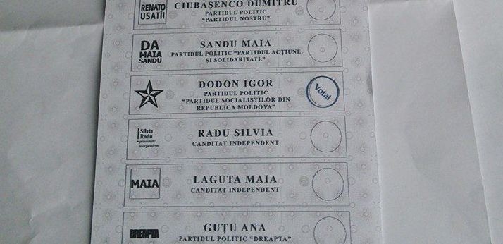 Игорь Додон опубликовал в соцсети фото фальшивых бюллетеней