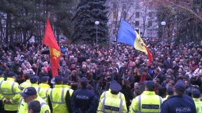 Коммунисты пикетировали госздания