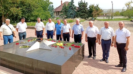 Д.Константинов: