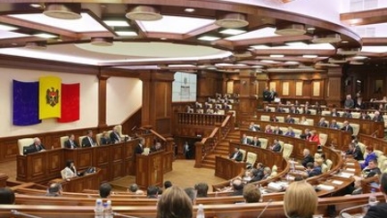 Парламент принял декларацию относительно кризиса в Украине
