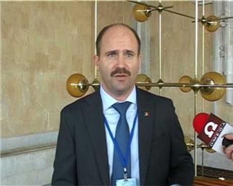 Валерий Лазэр проверяет эффективность деятельности государственных предприятий. Хотелось бы верить, что это делается в интересах государства