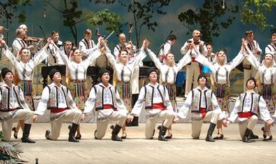 Ансамблю народного танца 
