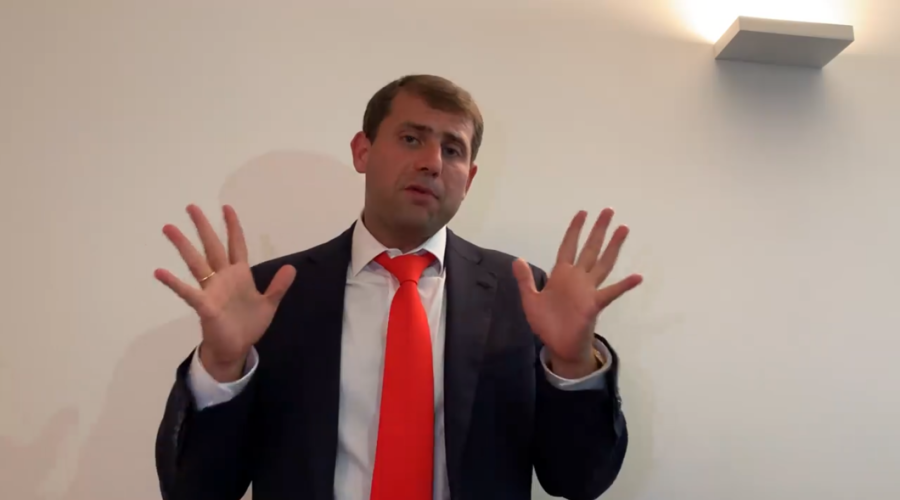 Шор манипулирует Додоном