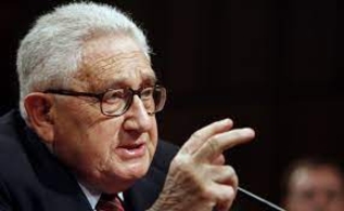 Киссинджер: Украину надо принять в НАТО