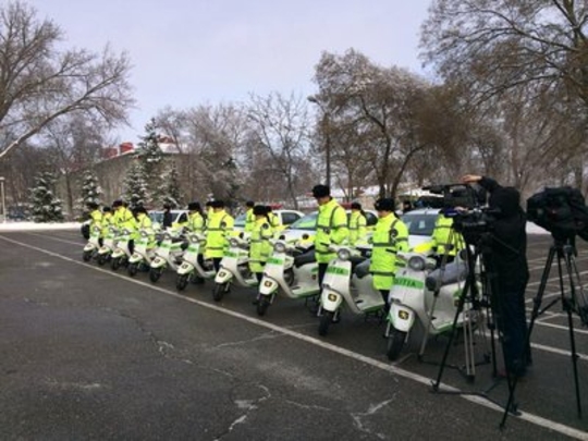 Молдавские патрульные пересели на мопеды