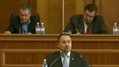 Выступление Генерального прокурора РМ в парламенте: Кто-то кое-где у нас порой честно жить не хочет…