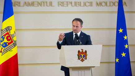 Андриан Канду комментирует введение европейского вектора в Конституцию