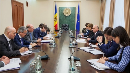 Премьер встретился с первым вице-президентом ЕБРР